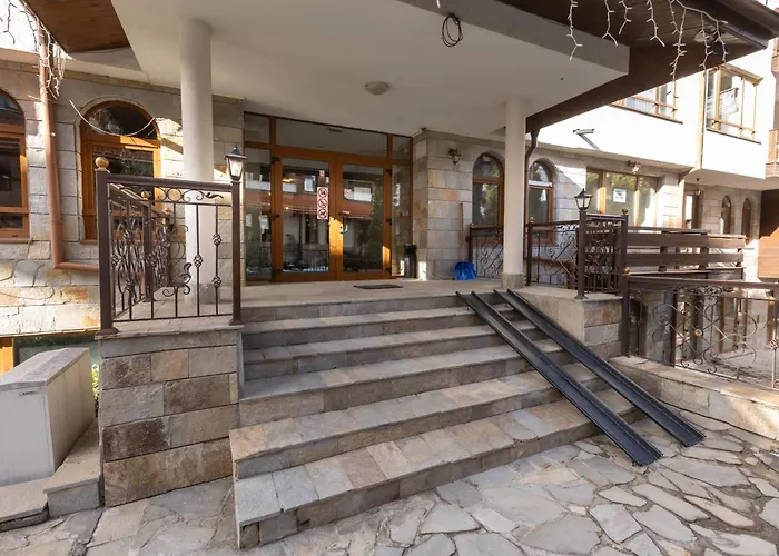 Cedar Iii One Bdrm Flat B2 Apartman Banszko