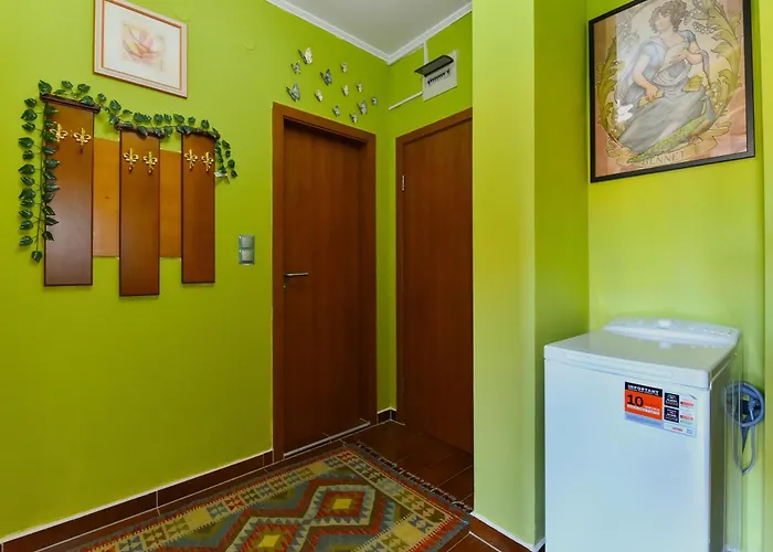 Cedar Iii One Bdrm Flat B2 Banszko